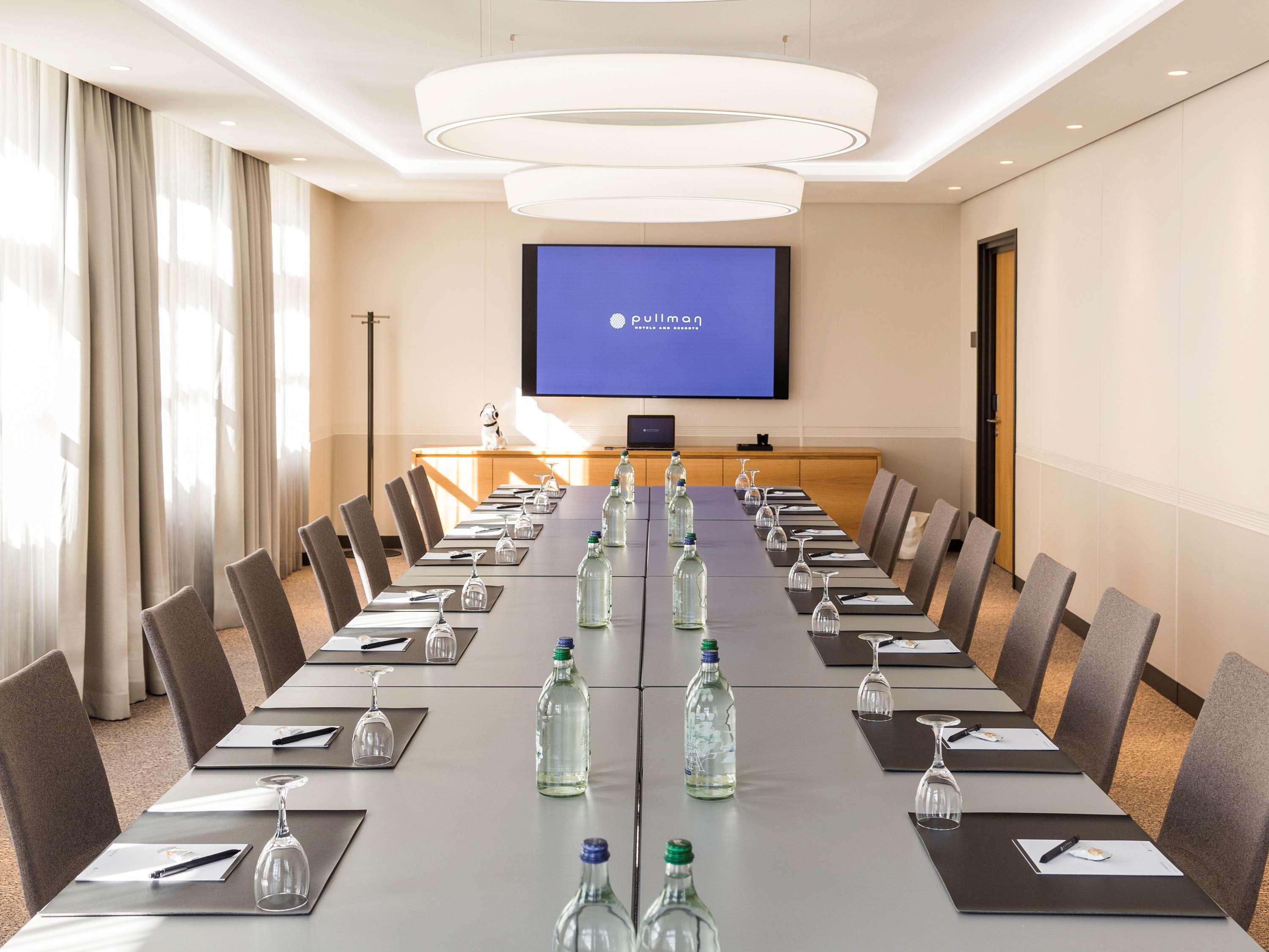 Pullman Basel Europe Ξενοδοχείο Εξωτερικό φωτογραφία